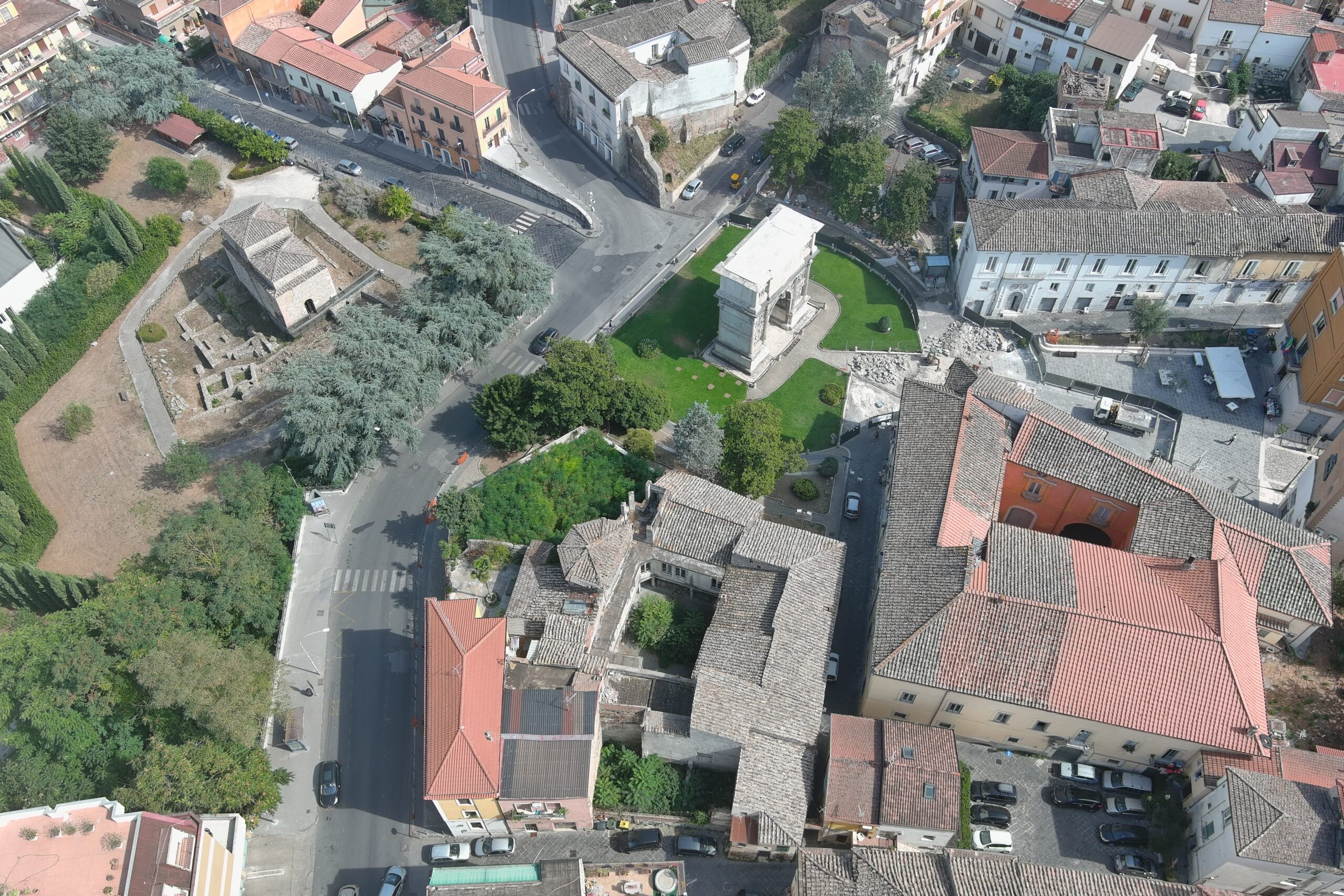 Documentazione archeologica · Arco di Traiano — Benevento